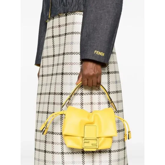 Fendi Women Mamma Baguette Small Leather Handbag - Picture 5 of 5